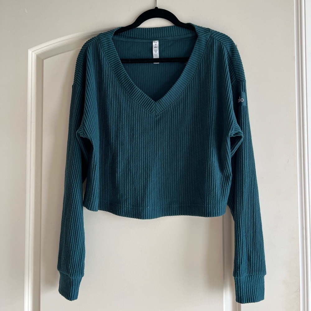 Alo Yoga Muse V-Neck Ribbed Pullover